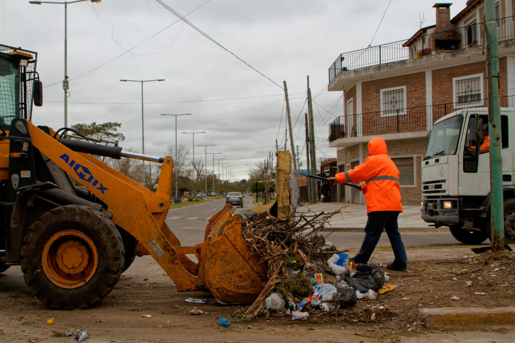 NUEVO OPERATIVO DE LIMPIEZA EN PLÁTANOS