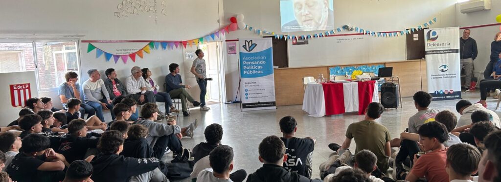 MÁS DE 130 JUGADORES JUVENILES DE ESTUDIANTES DE LA PLATA PARTICIPARON DEL TALLER «APOSTAR NO ES JUEGO»