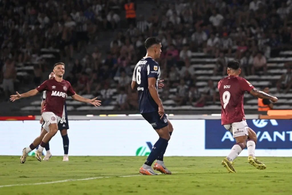 LANÚS PISO FUERTE EN CÓRDOBA Y VENCIÓ A TALLERES, QUE VOLVIÓ A RECIBIR UN DURO GOLPE