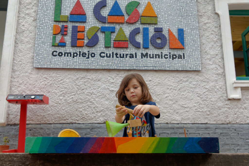 LA CASA DE LA ESTACIÓN RECIBIÓ EL OTOÑO CON ACTIVIDADES PARA LAS INFANCIAS