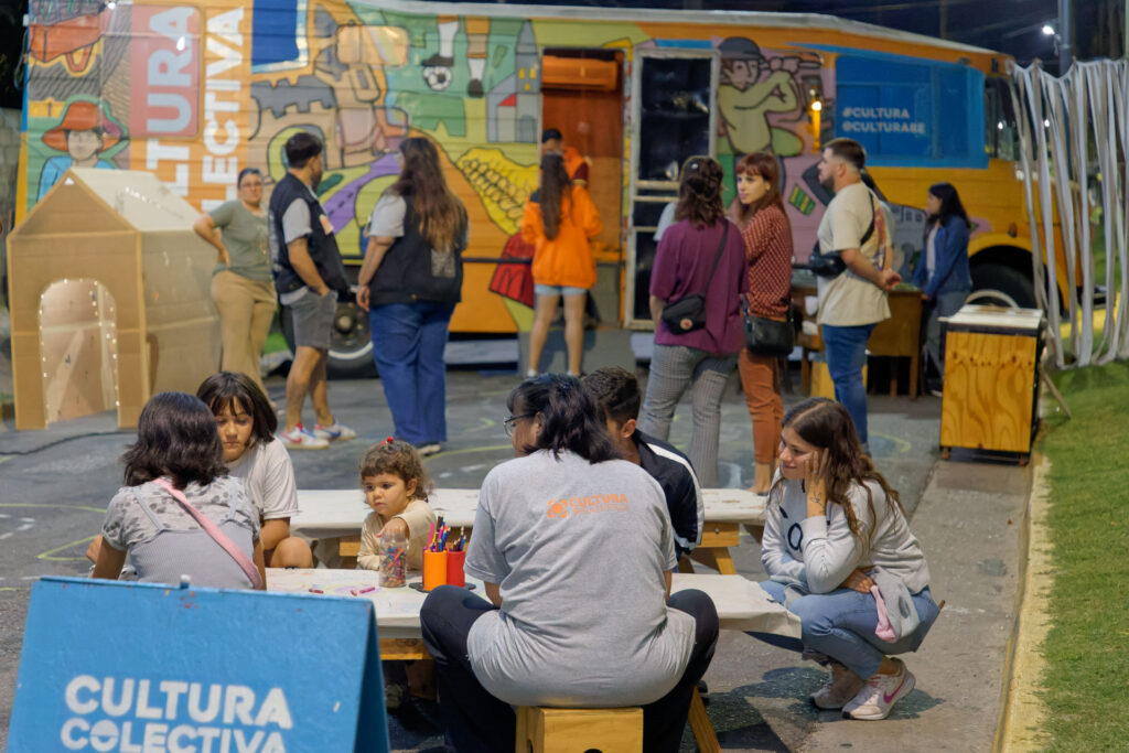 BERAZATEGUI DISFRUTÓ DE LA NOCHE DE LOS MUSEOS