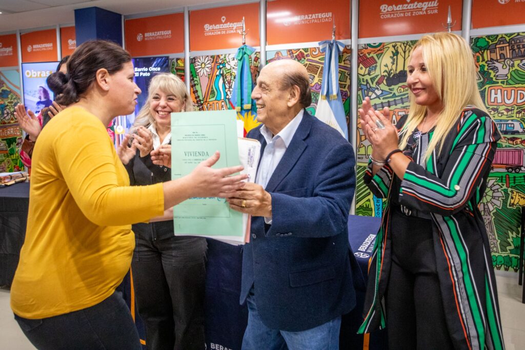 ESCRITURAS GRATUITAS PARA MÁS VECINOS DE BERAZATEGUI