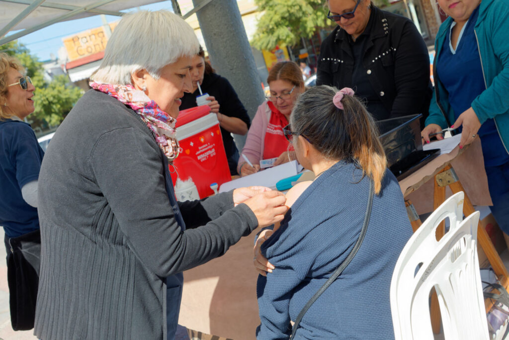 «ACERCANDO SALUD» A LOS VECINOS Y VECINAS DE BARRIO MARÍTIMO