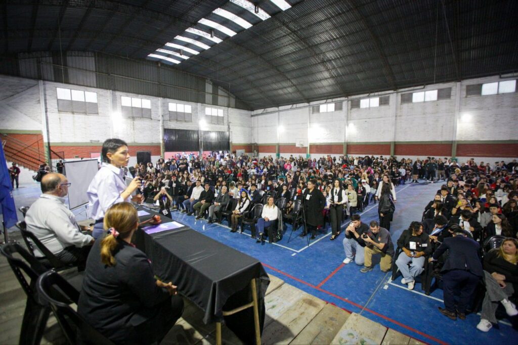 MAYRA: «LOS CONVOCO A QUE SEAN PARTE DE ESOS OBJETIVOS DE DESARROLLO SOSTENIBLE QUE ONU NOS PLANTEA PARA QUILMES Y PARA EL MUNDO»