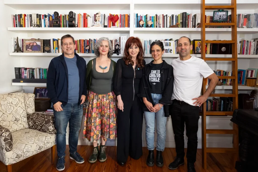 CRISTINA KIRCHNER RECIBIÓ A CANDIDATOS DE FUERZA PATRIA: ANALIZARON ESTRATEGIA PARA RECHAZAR EL VETO DE MILEI