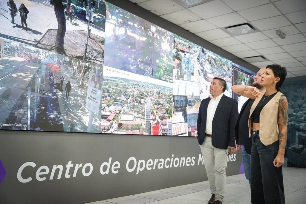 MAYRA RECORRIÓ EL CENTRO DE EMERGENCIAS QUILMES Y SUPERVISÓ UN OPERATIVO DE SEGURIDAD EN LA ZONA OESTE