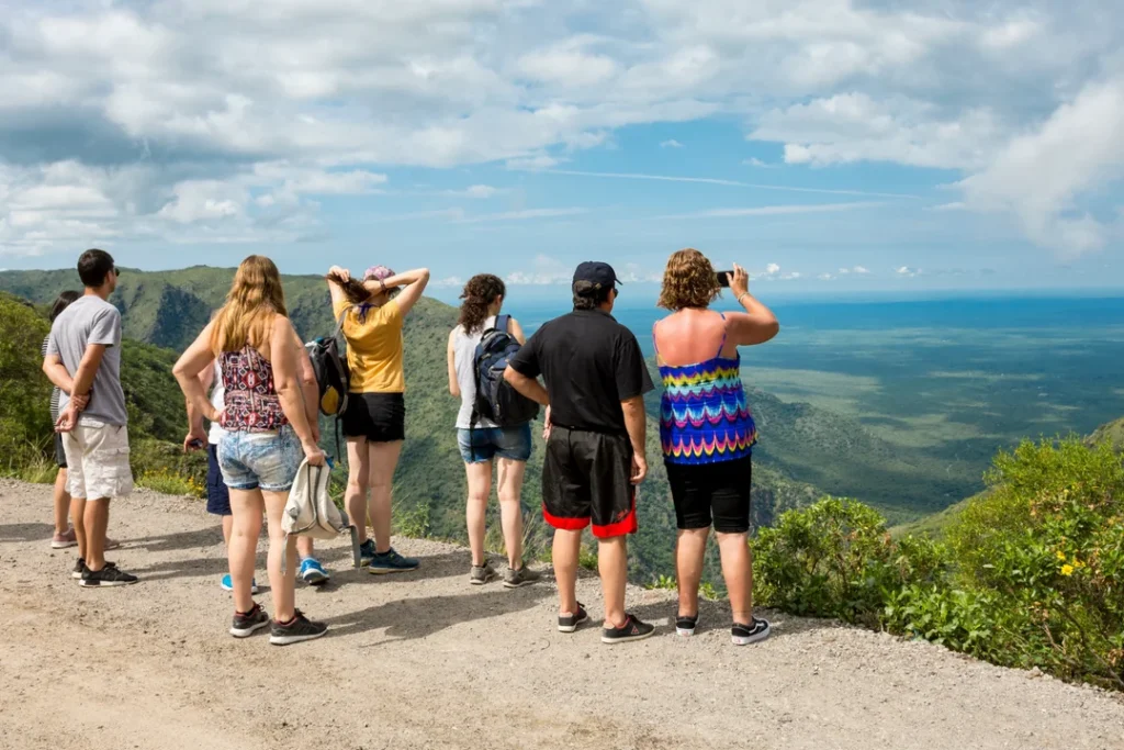 VIAJÓ MÁS GENTE PERO GASTÓ MENOS: EL BALANCE AGRIDULCE QUE DEJÓ EL FIN DE SEMANA LARGO