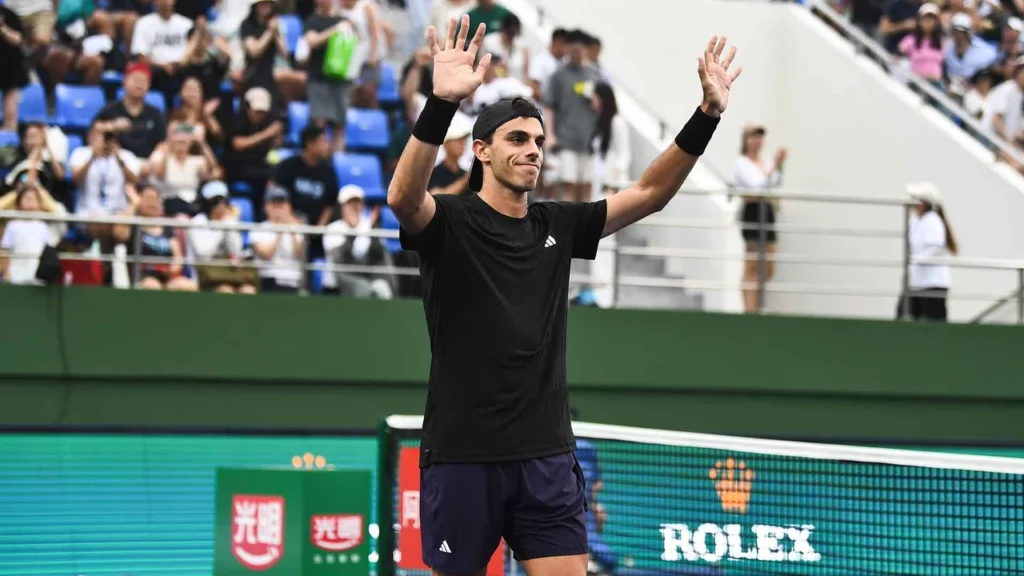 CERÚNDOLO VENCIÓ A MANNARINO Y SE METIÓ EN LA TERCERA RONDA DEL MASTERS 1000 DE SHANGHÁI