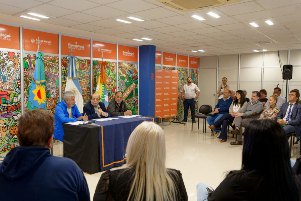 BERAZATEGUI: FIRMARON UN CONVENIO COLECTIVO DE TRABAJO MUNICIPAL