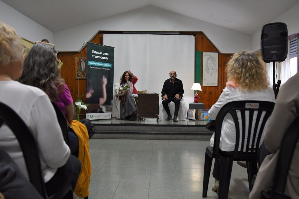 LUISA KULIOK PRESENTÓ «CELEBRACIONES» EN LA FERIA DEL LIBRO VARELENSE