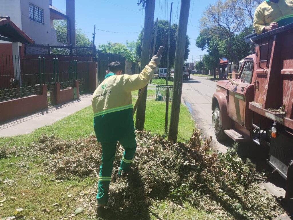LIMPIEZA, DESMALEZAMIENTO Y MEJORAS VIALES EN VARELA