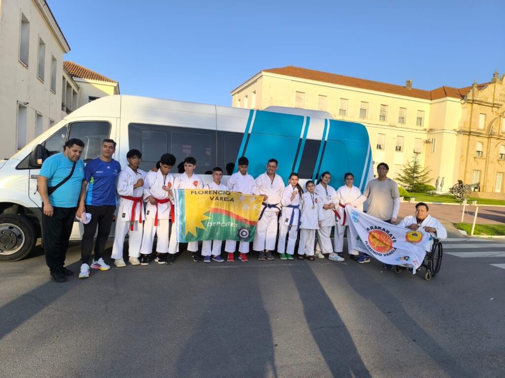 ATLETAS VARELENSES DEJARON SU HUELLA EN EL TORNEO ARGENTINO DE KARATE