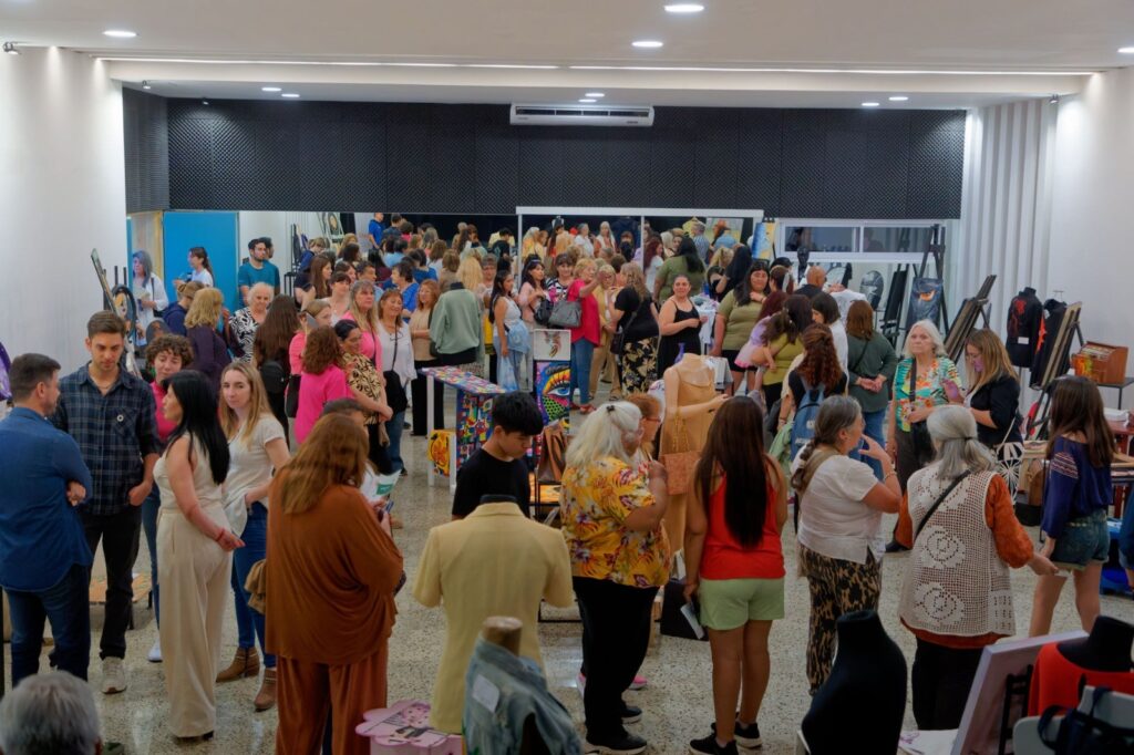 SE REALIZÓ LA MUESTRA DE PINTURA DECORATIVA