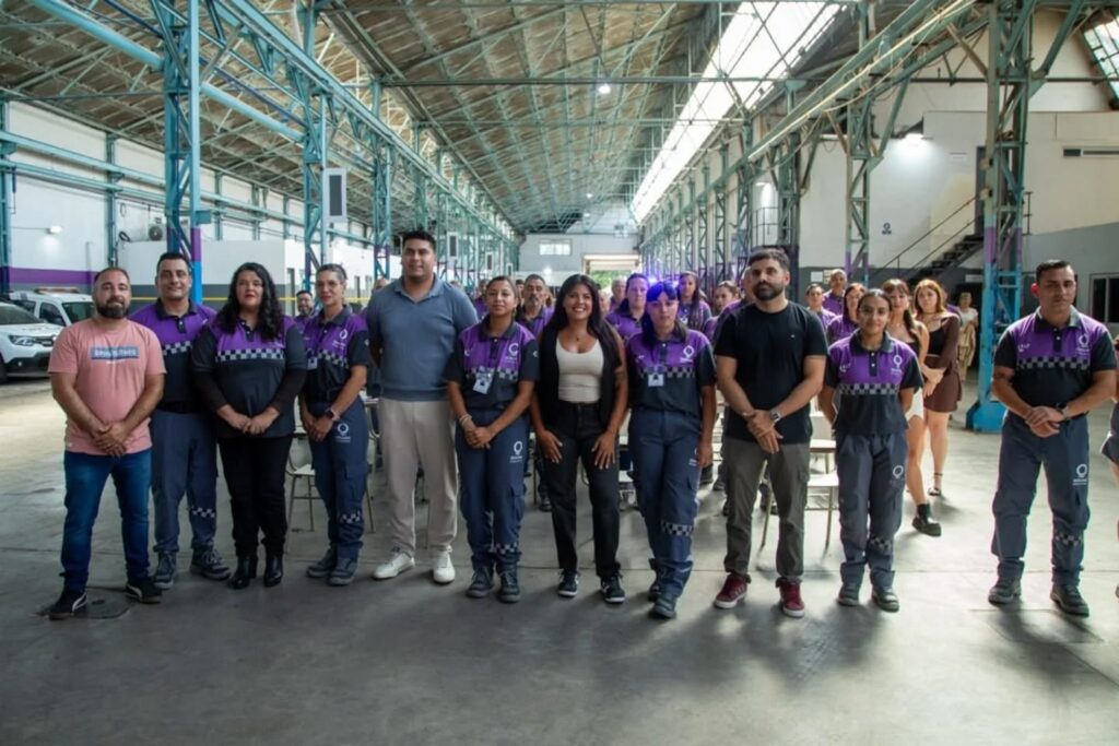 EL MUNICIPIO DE QUILMES ENTREGÓ CREDENCIALES A INSPECTORES DE TRÁNSITO Y DE VÍA PÚBLICA DE LA AGENCIA DE ORDENAMIENTO URBANO Y VIAL