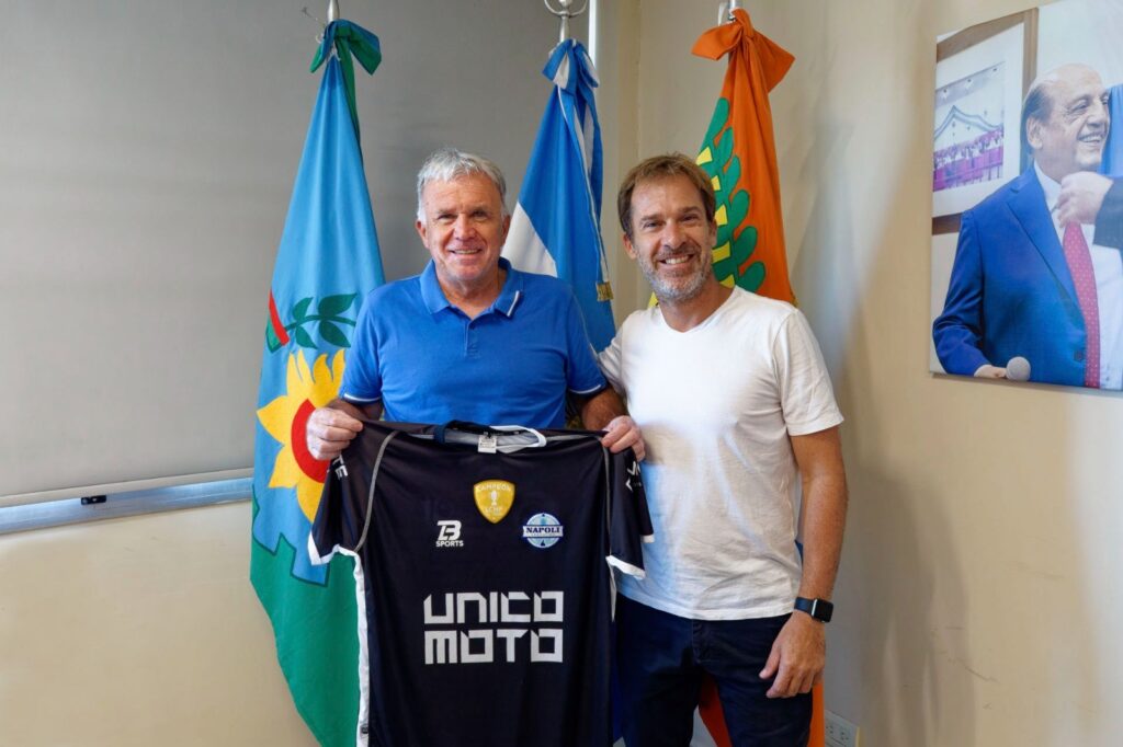 EL INTENDENTE CARLOS BALOR SE REUNIÓ CON EL PRESIDENTE DEL CLUB NÁPOLI ARGENTINO