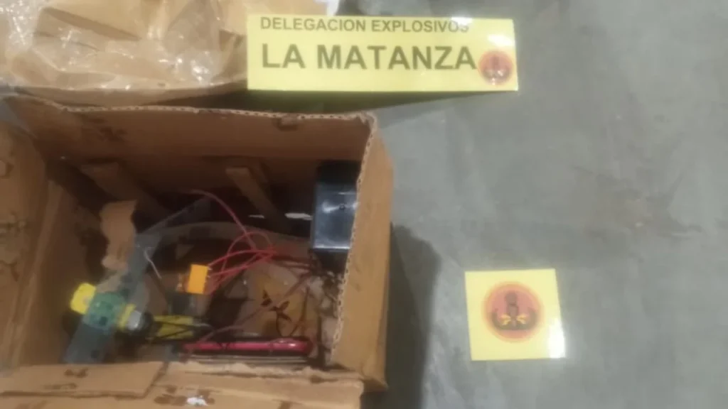 PÁNICO EN UNA OFICINA DE MERCADO LIBRE POR UN PAQUETE SOSPECHOSO