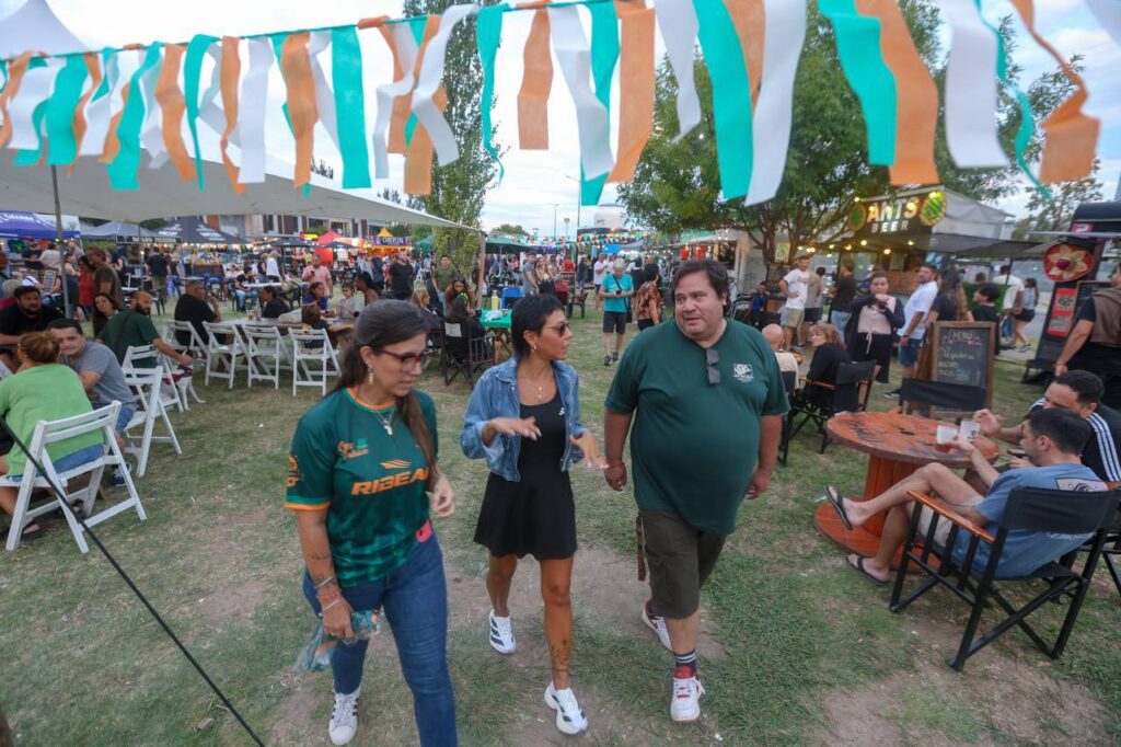 MAYRA MENDOZA ESTUVO PRESENTE EN EL FESTIVAL DE LA CERVEZA – EDICIÓN SAN PATRICIO EN EL PARQUE LINEAL DE DON BOSCO