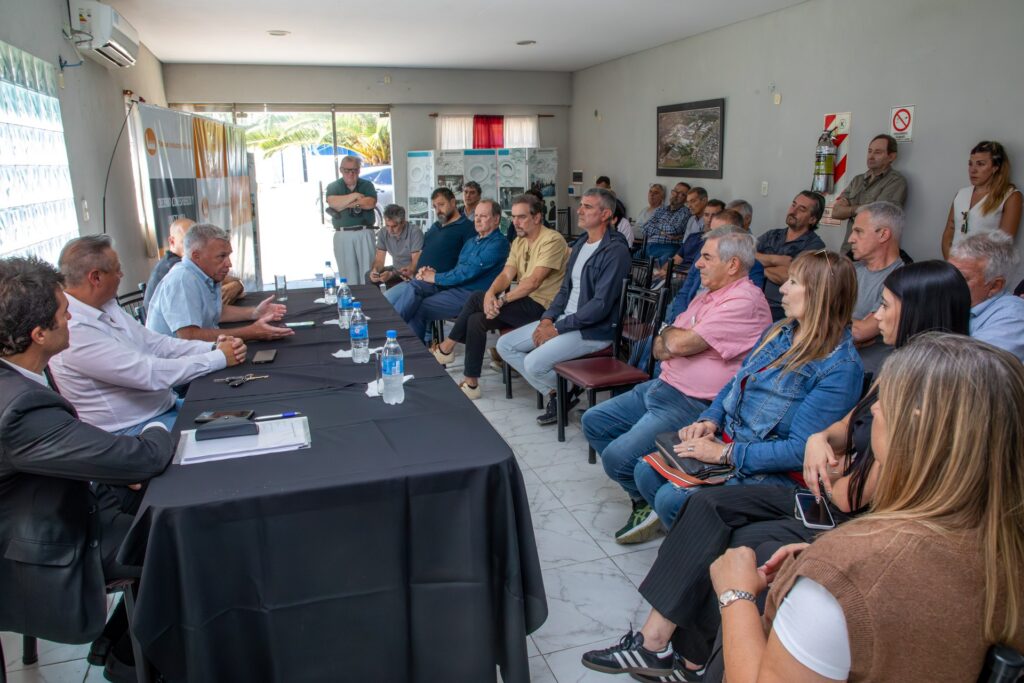 CARLOS BALOR SE REUNIÓ CON EMPRESARIOS DEL PARQUE INDUSTRIAL PLÁTANOS