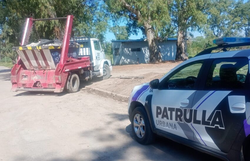Infraccionaron a un camión con una carga ilegal de tierra