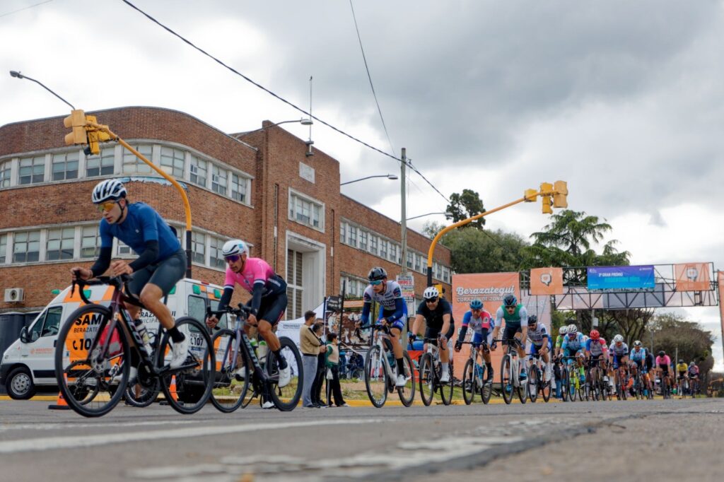 BERAZATEGUI SE PREPARA PARA EL GRAN PREMIO ARGENTINO RÍOS DE CICLISMO